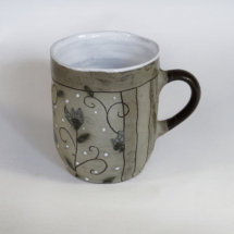 Tasse – konisch, weiss, mit gruenen Blumen, ca. 350 ml 