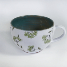 Tasse – bauchig, weiss, mit gruenem Giersch, ca. 750 ml 